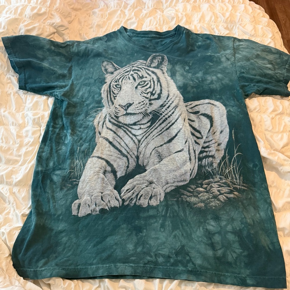 The Mountain white tiger t shirt green tie dye size large